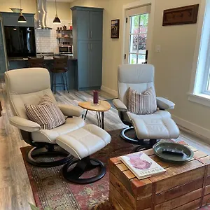 Hardy's Haven Apartment