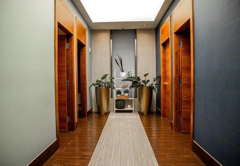 The Sidney Pier Hotel & Spa Canada